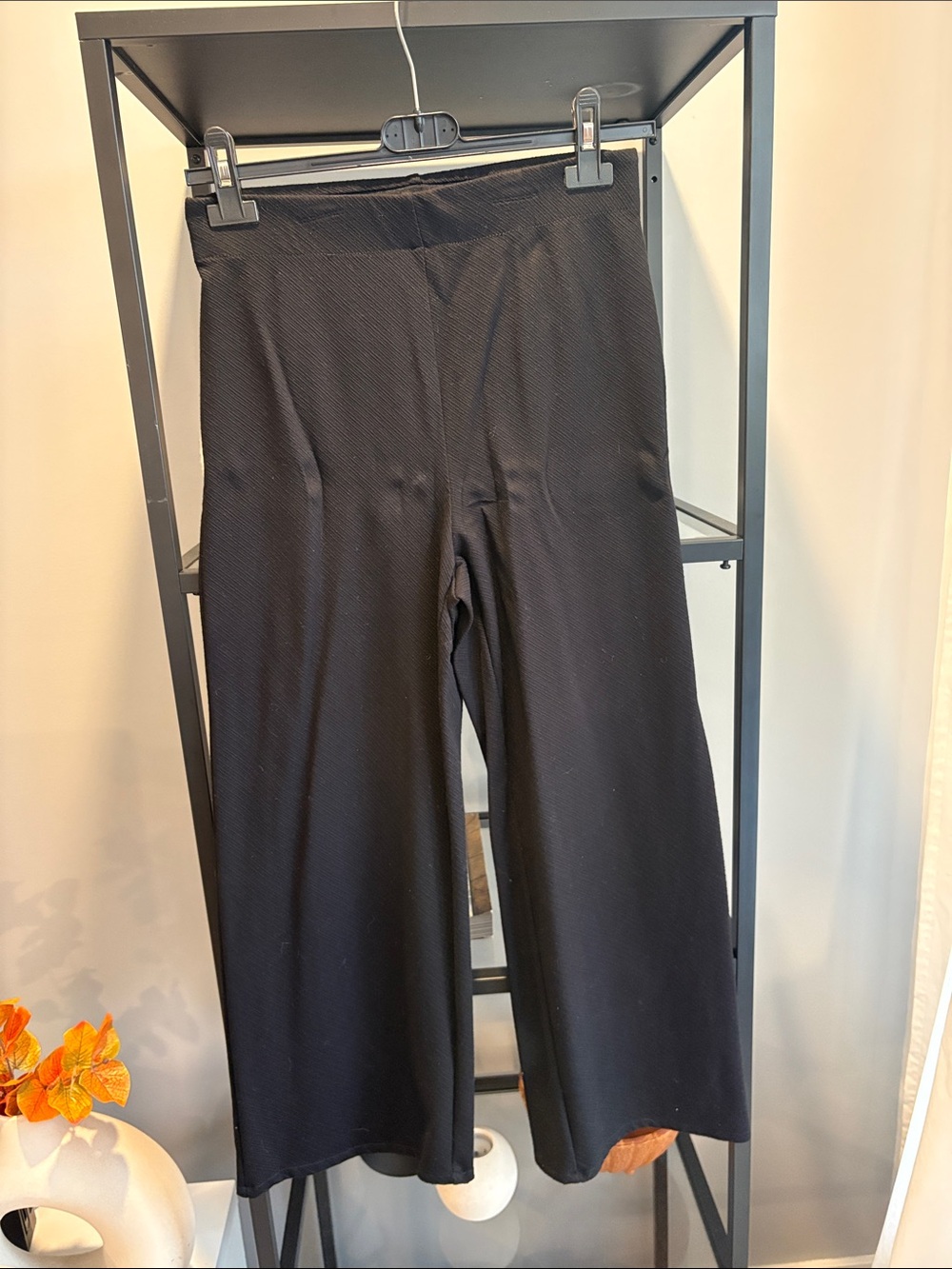 109 Black Wide-Leg Knit Pants